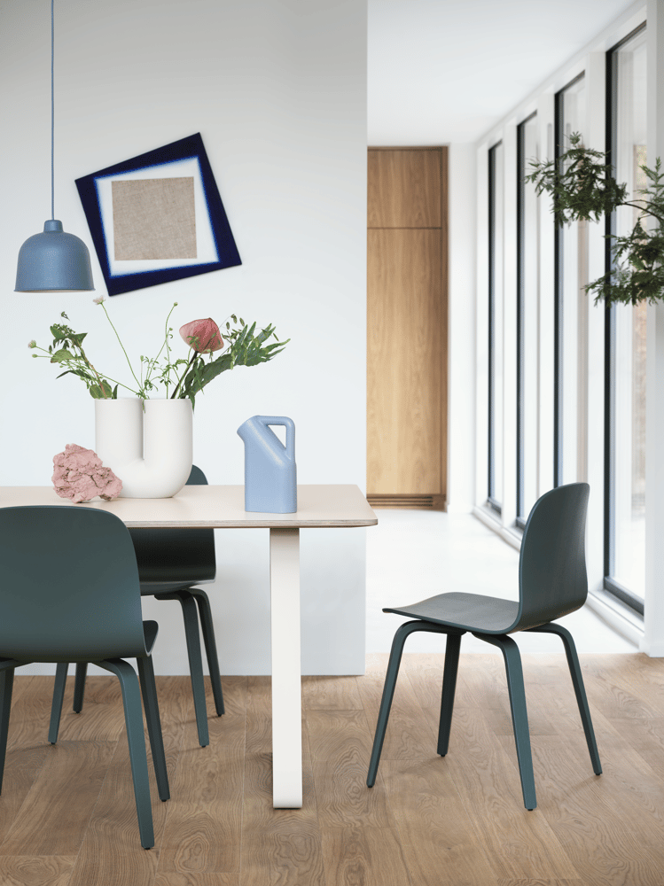70-70-table-255x108-sand-visu-chair-wood-dark-green-grain-pendant-kink-vase-tub-jug-2-muuto-org.png