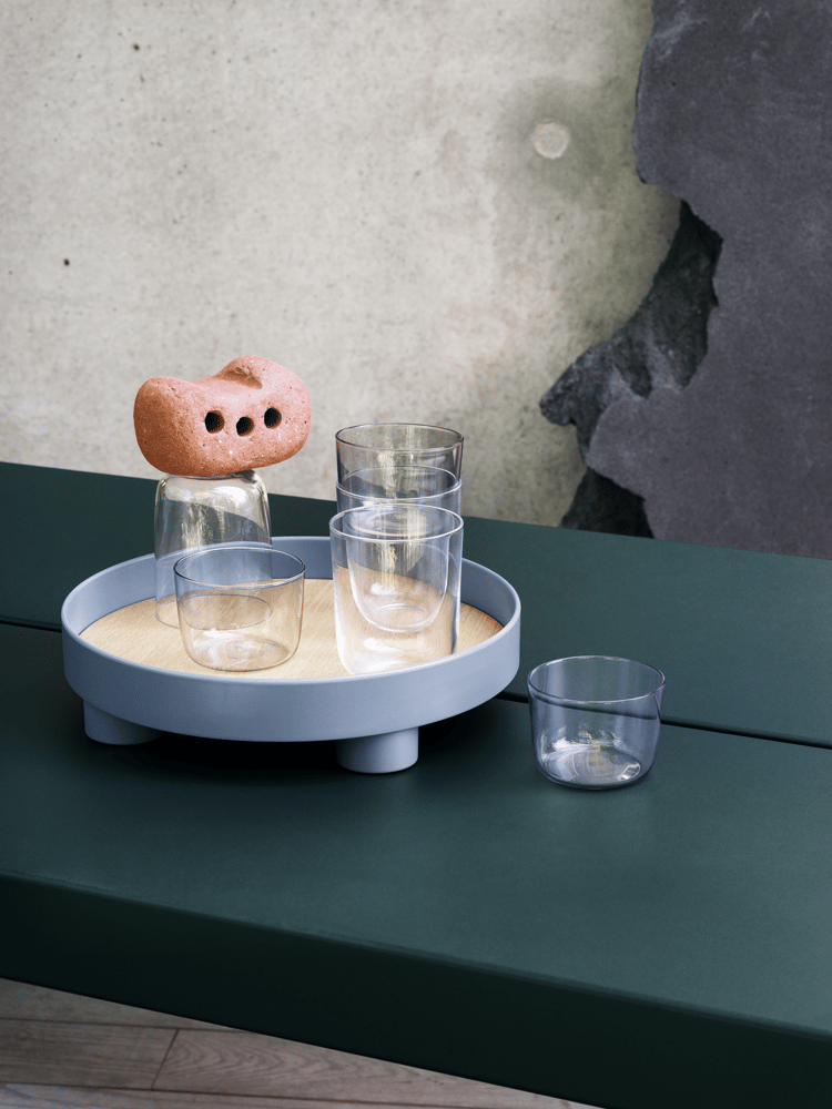 platform-tray-blue-grey-corky-linear-steel-table-muuto-org.png