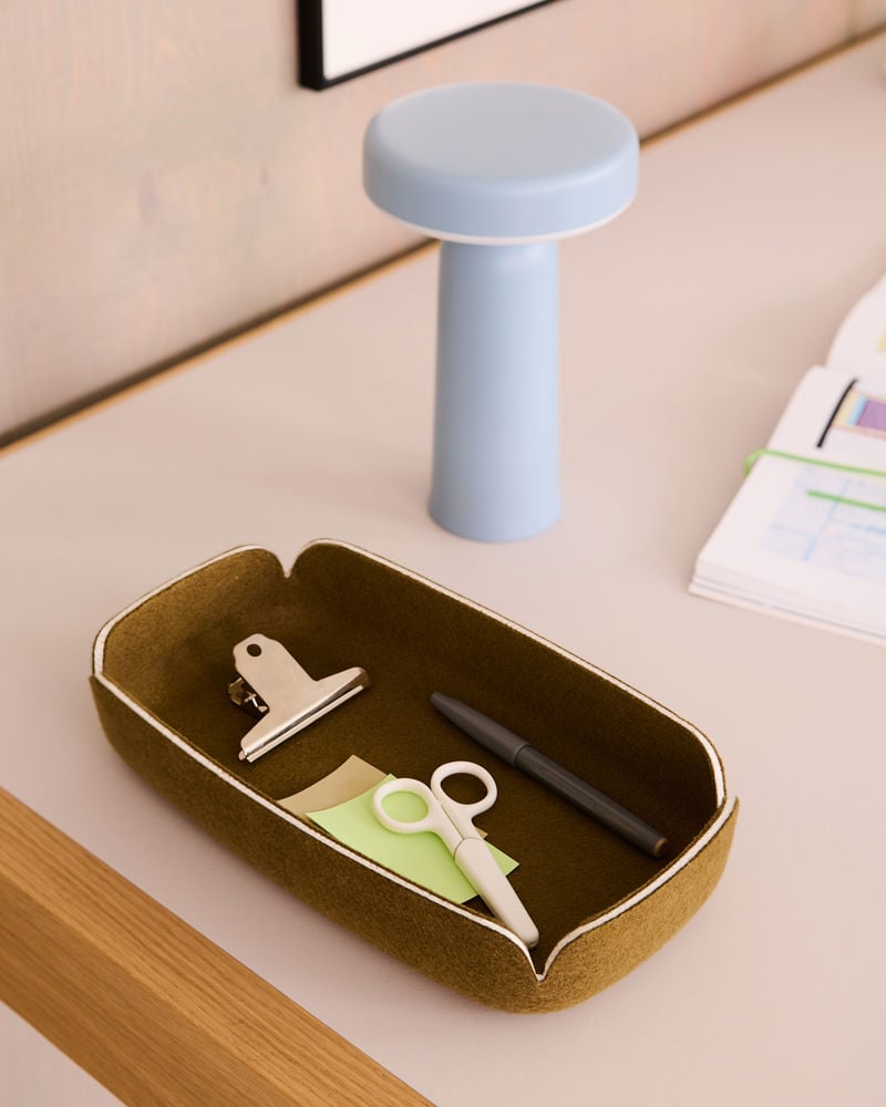 /cdn-cgi/image/width=1500,quality=85,format=auto/globalassets/content-media/images/accessories/office/restore-tray-28-15-5-brown-green-ease-portable-light-blue.jpg