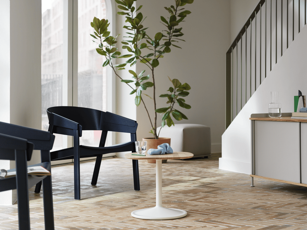 /cdn-cgi/image/width=1500,quality=85,format=auto/globalassets/content-media/images/accessories/rugs/cover-lounge-midnight-blue-soft-side-table-h-40-45x45-enfold-low-grey-echo-42x62-divina-224-org.png