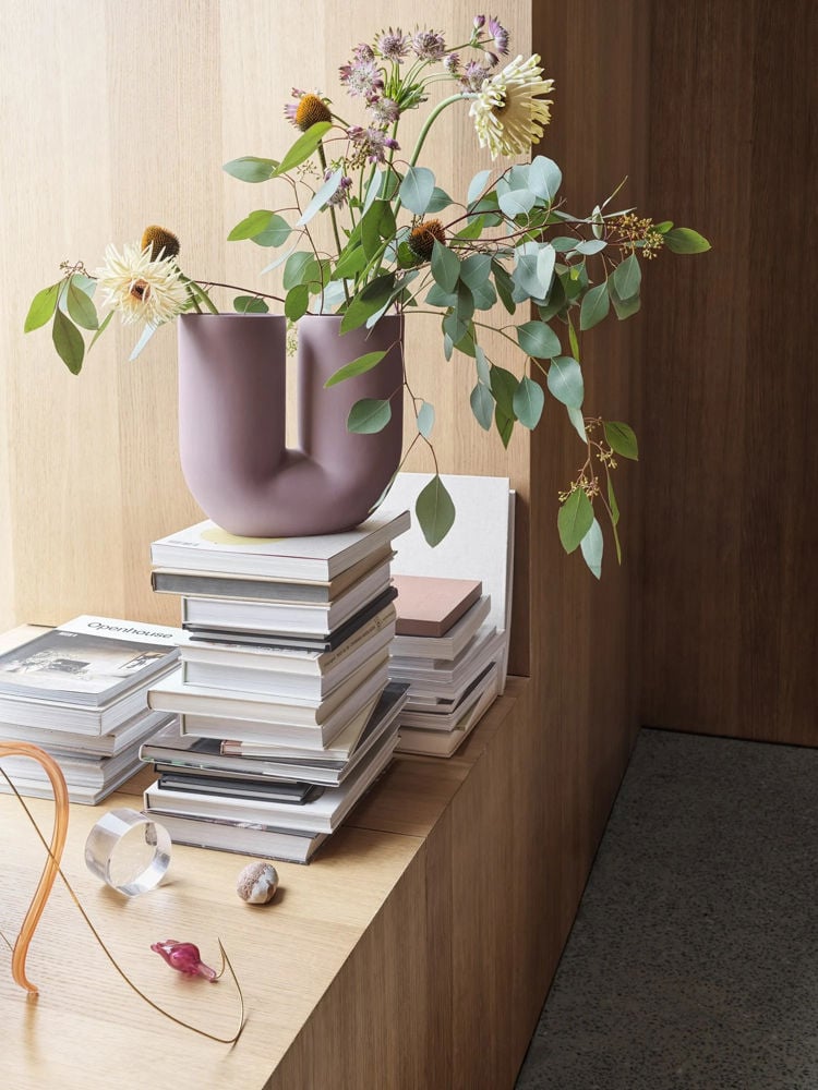 dusty-lilac-kink-vase-muuto-org