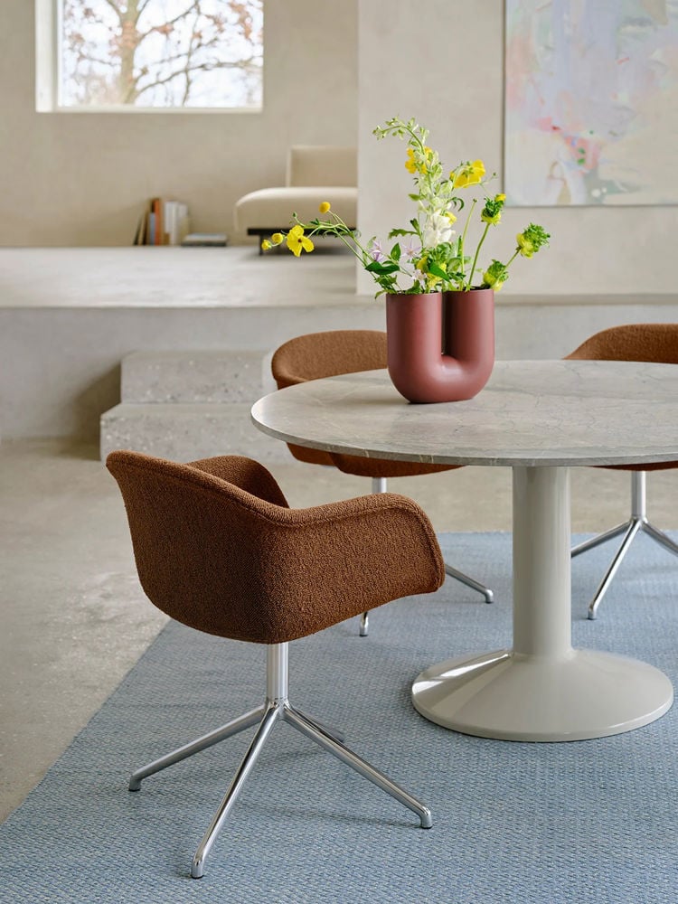 midst-table-140-grey-marble-grey-fiber-armchair-swivel-alu-hearth-4-kink-ply-recycled-low-res