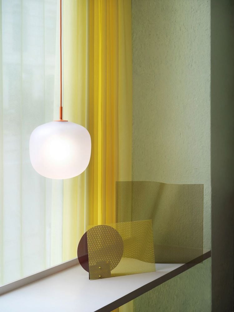 /cdn-cgi/image/width=1500,quality=85,format=auto/globalassets/content-media/images/designer/taf-studio/rime-pendant-lamp-25-orange-muuto-med-res.jpg