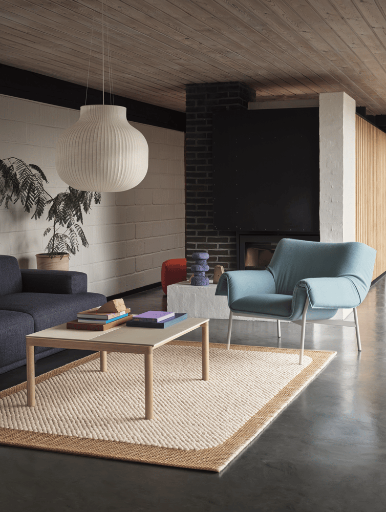 connect-soft-3-seater-config-1-ecriture-780-wrap-lounge-chair-hero-732-grey-couple-80x84x40-wavy-plain-sand-oak-echo-vidar-542-pebble-170x240-burnt-orange-muuto-org.png