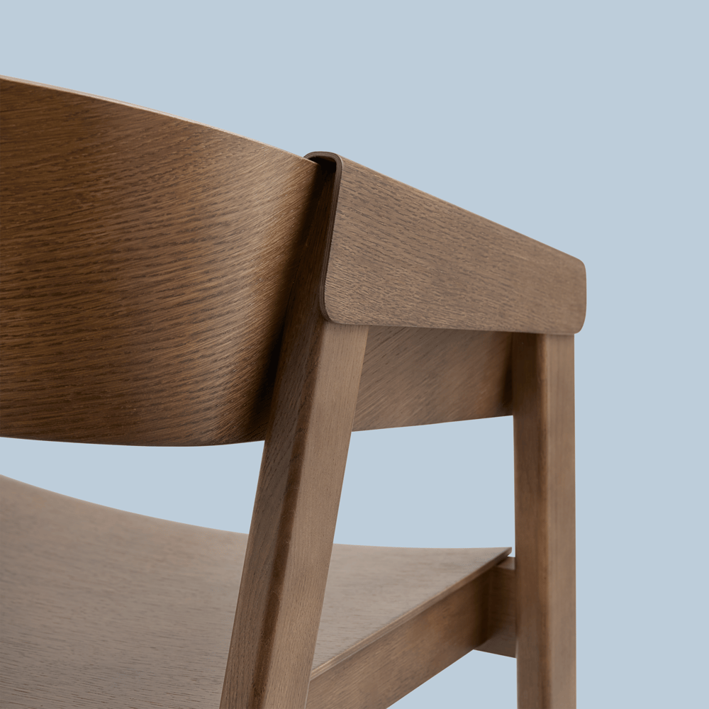 cover-armchair-stained-dark-brown-detail-muuto-5000x5000-hi-res_cb