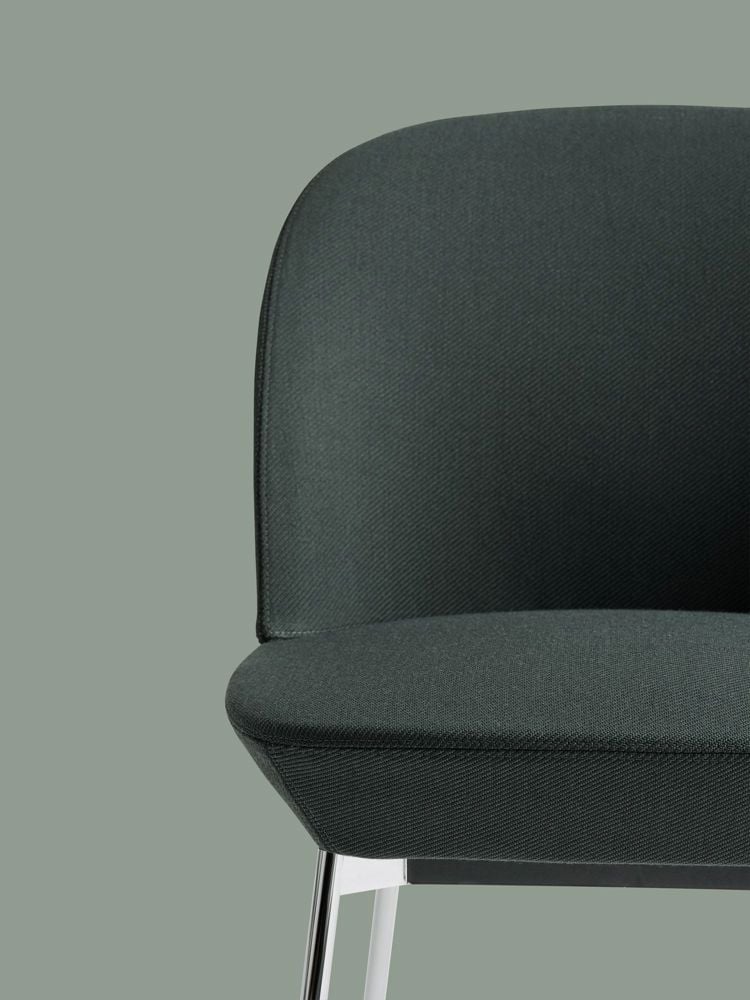 oslo-side-chair-twill-weave-990-detail-3-chrome-muuto-5000x6667-hi-res-cb