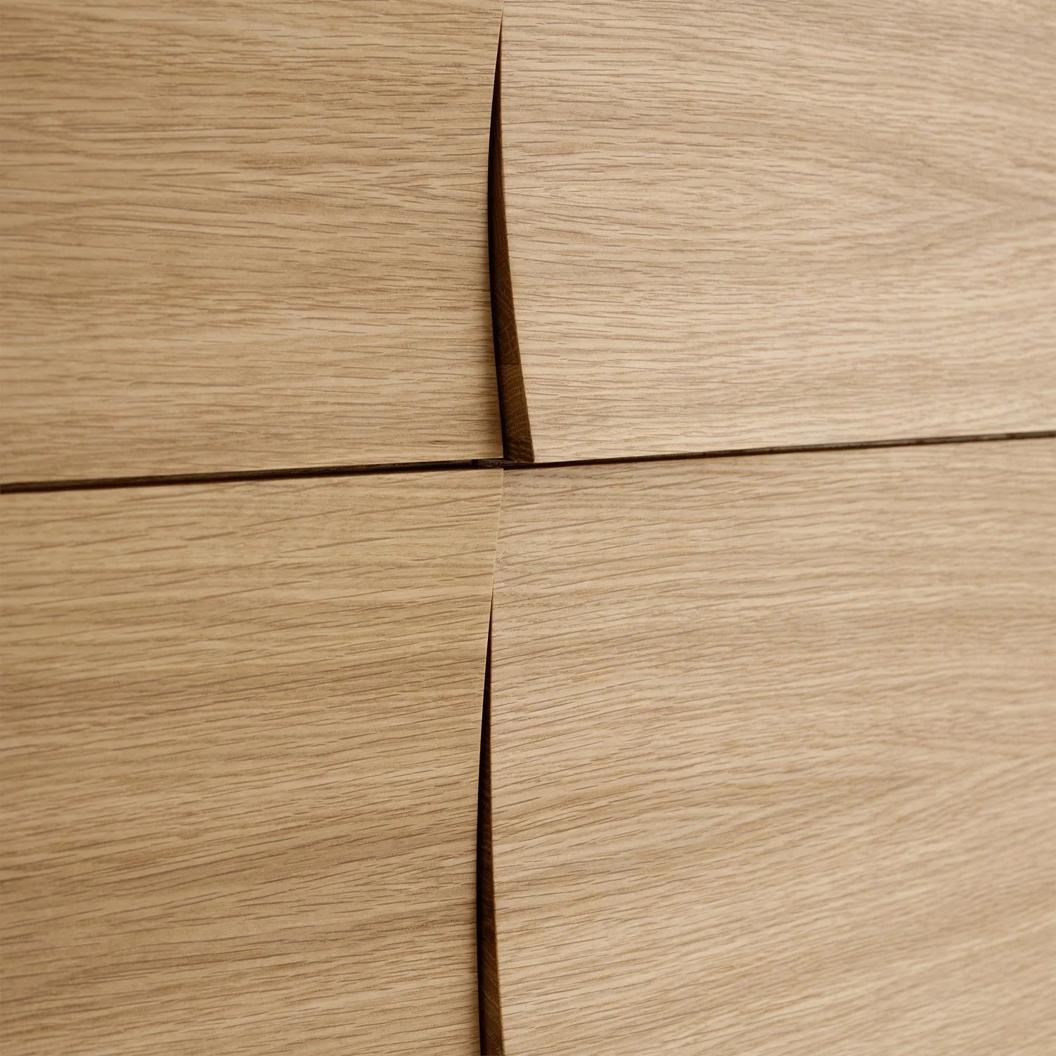 /cdn-cgi/image/width=1500,quality=85,format=auto/globalassets/content-media/images/pdp/reflect-sideboard/reflect-sideboard-oak-small-detail-1-muuto-5000x5000-hi-res.jpg