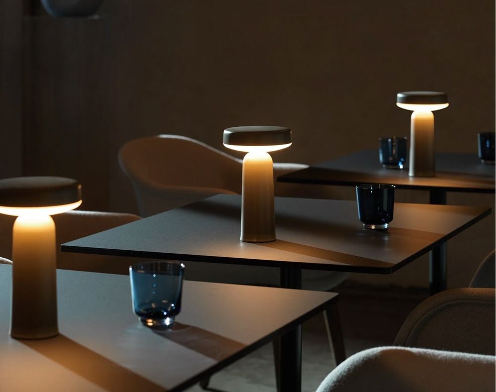ease-portable-lamp-taupe-still-black-75x65-fiber-conference-hallingdal-113-stained-dark-brown-raise-dark-blue-muuto-org