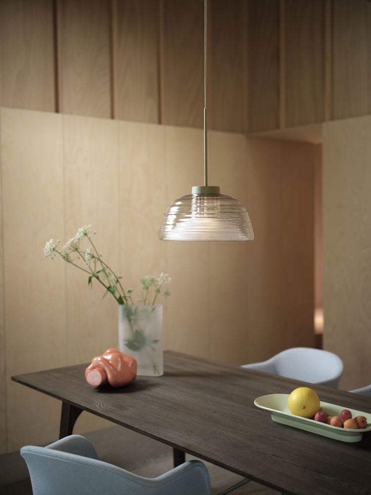 two-layer-pendant-olive-earnest-table-dark-oiled-oak-ridge-vase-35-white-frosted-glass-fiber-arm-acca-731-muuto-low-res