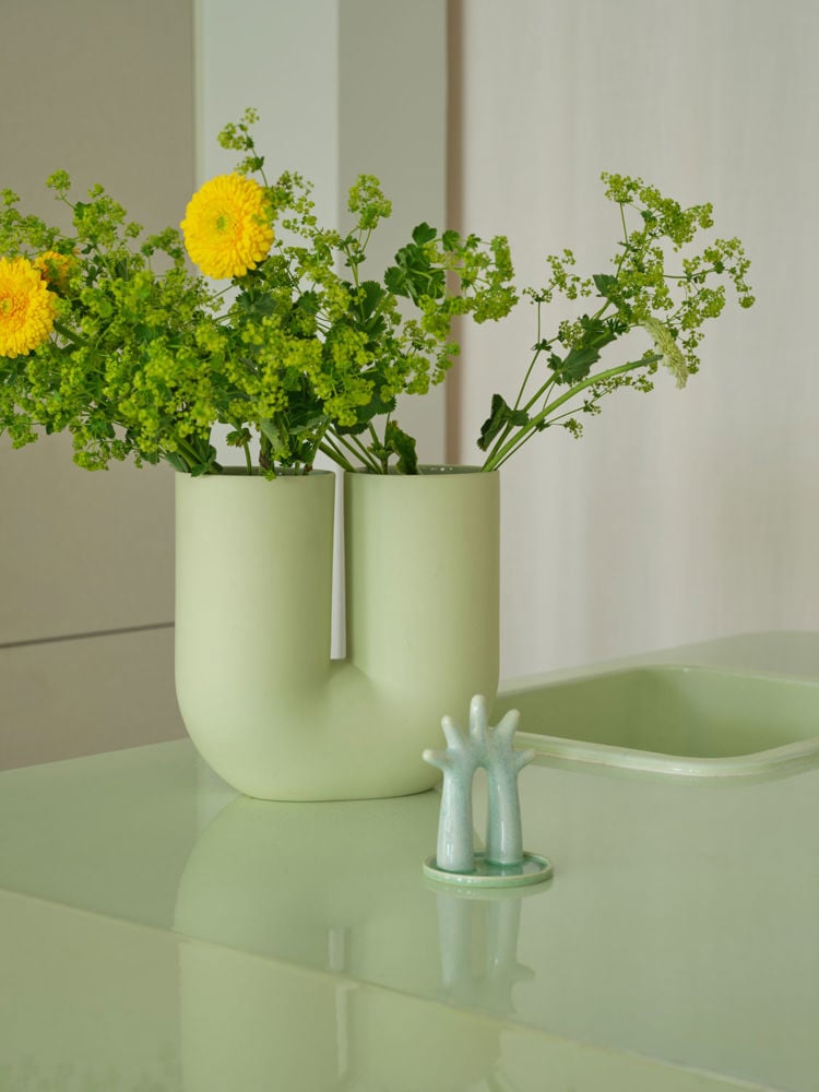 kink-vase-26-light-green-muuto-low-res