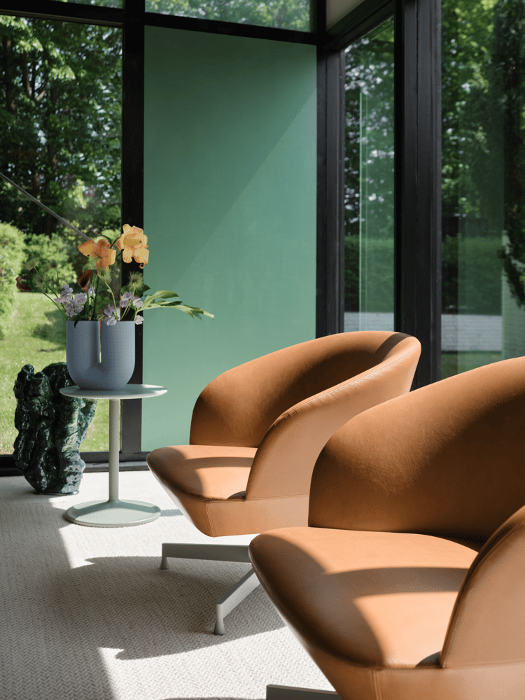 oslo-lounge-chair-refine-leather-cognac-grey-swivel-ply-light-rose-soft-side-dusty-green-muuto-org