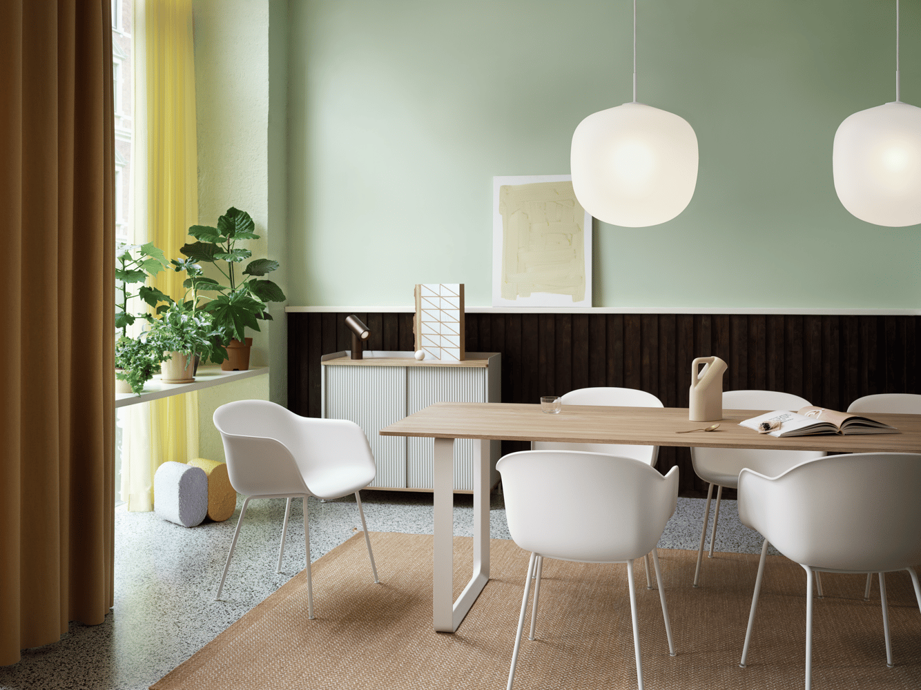 /cdn-cgi/image/width=1500,quality=85,format=auto/globalassets/content-media/images/plp/lighting/70-70-solid-oak-fiber-arm-tube-white-rime-pendant-white-ply-burnt-orange-enfold-grey-beam-muuto-org.png