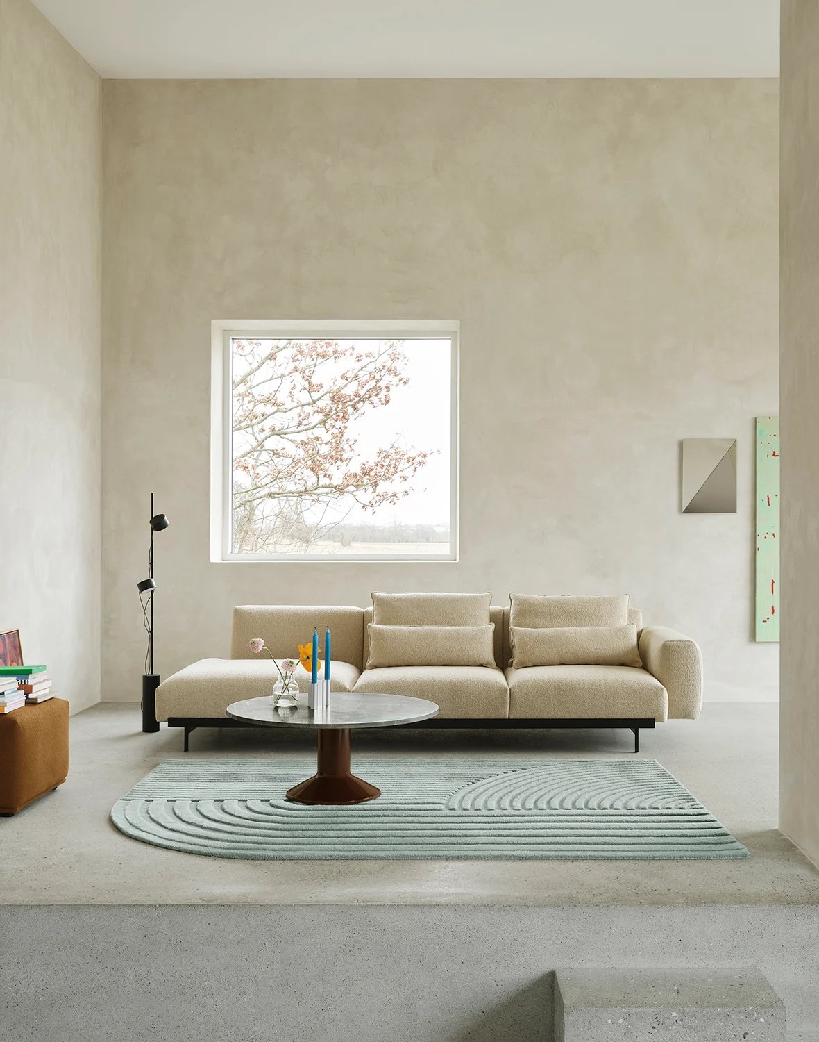 /cdn-cgi/image/width=1500,quality=85,format=auto/globalassets/content-media/images/plp/lighting/floor-lamps/midst-coffee-90-grey-marble-dark-red-in-situ-hearth-7-relevo-sage-green-echo-acca-361-low-res.jpg