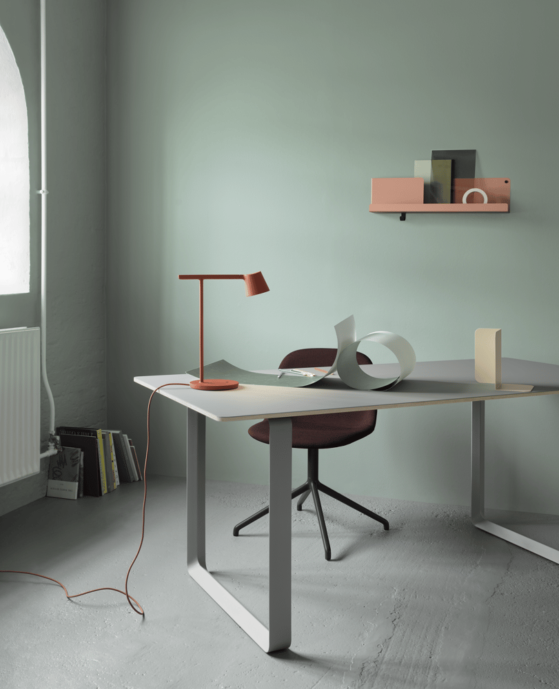 /cdn-cgi/image/width=1500,quality=85,format=auto/globalassets/content-media/images/plp/lighting/table-lamps/tip-lamp-7070-table-compile-folded.png