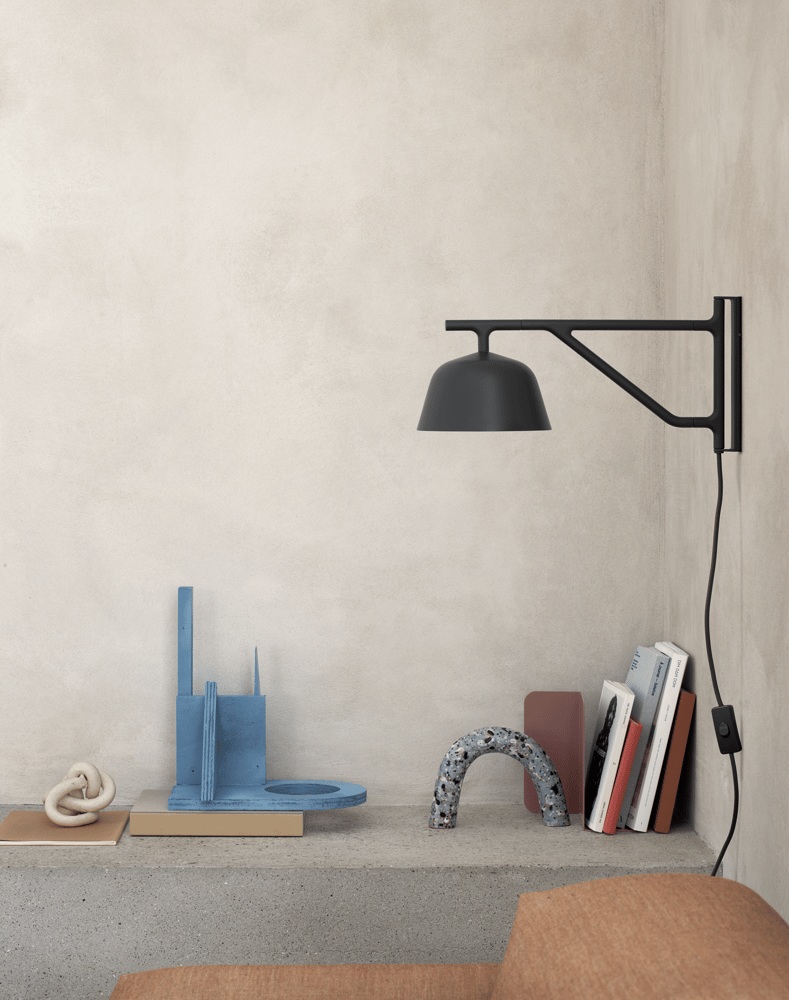 /cdn-cgi/image/width=1500,quality=85,format=auto/globalassets/content-media/images/plp/lighting/wall-lamps/ambit-wall-lamp-black-connect-sofa-remix-252-compile-bookend-muuto-org.png