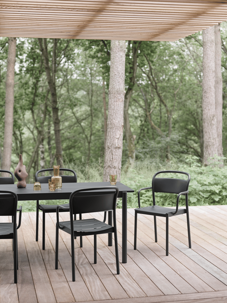 /cdn-cgi/image/width=1500,quality=85,format=auto/globalassets/content-media/images/plp/outdoor/accessories/linear-steel-table-200-armchair-black-raise-carafe-glass-20-cl-30-cl-burnt-orange-muuto-org.png
