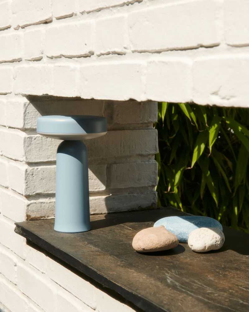 /cdn-cgi/image/width=1500,quality=85,format=auto/globalassets/content-media/images/plp/outdoor/accessories/muuto-editorial-fall-2023-org-17.png