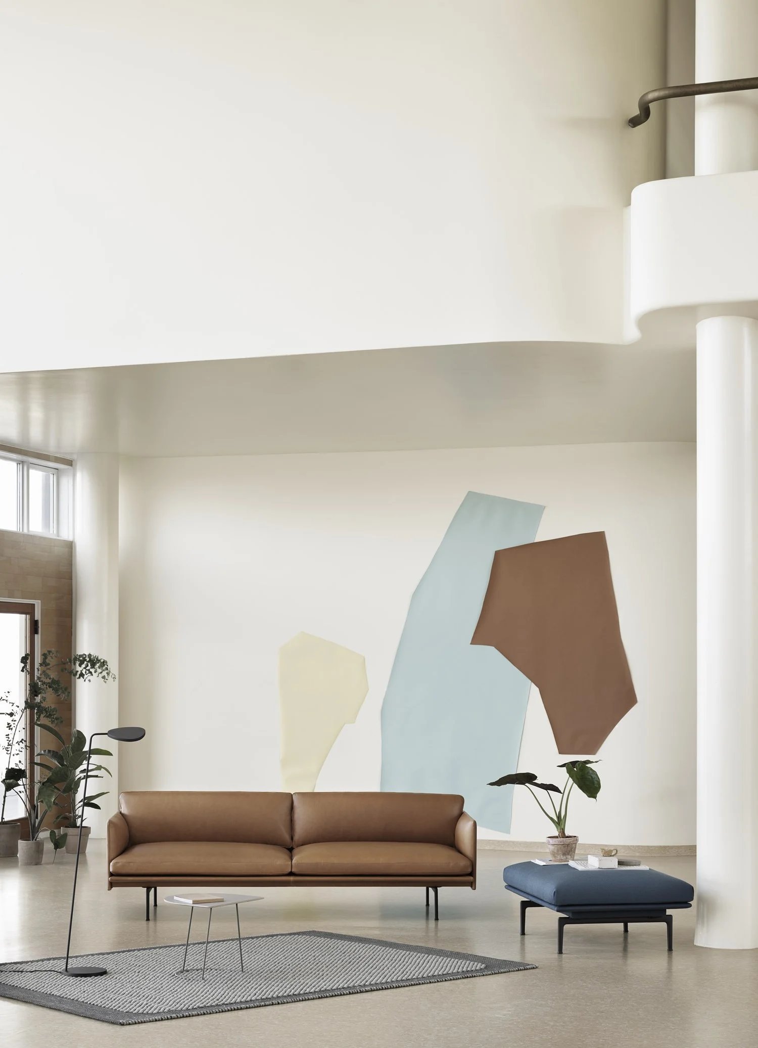 /cdn-cgi/image/width=1500,quality=85,format=auto/globalassets/content-media/images/plp/seating/sofas/poufs--ottomans/slider/outline-refine-3-seater-pouf-pebble-airy-half-leaf-floor-muuto-org.jpg