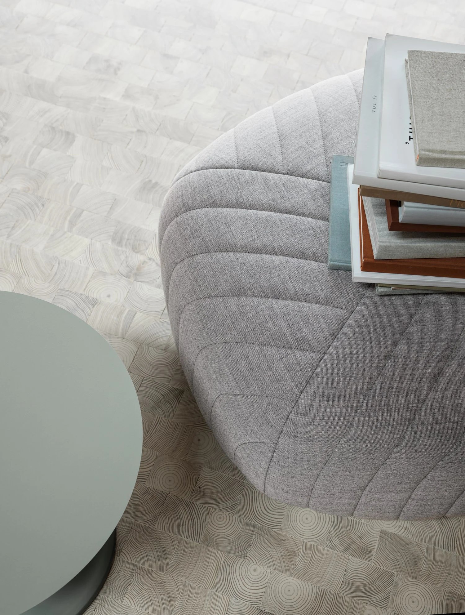 /cdn-cgi/image/width=1500,quality=85,format=auto/globalassets/content-media/images/plp/seating/sofas/poufs--ottomans/slider/soft-side-table-dusty-green-o48-h40-five-pouf-remix-123-muuto-org.jpg