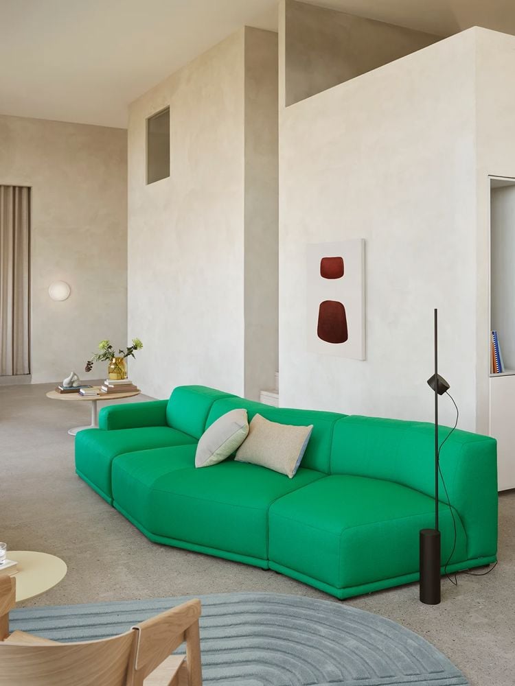 /cdn-cgi/image/width=1500,quality=85,format=auto/globalassets/content-media/images/plp/sofas/modular-sofas/connect-soft-j-k-a-vidar-932-post-floor-mingle-soft-coffee-relevo-cover-lounge-low-res.jpg