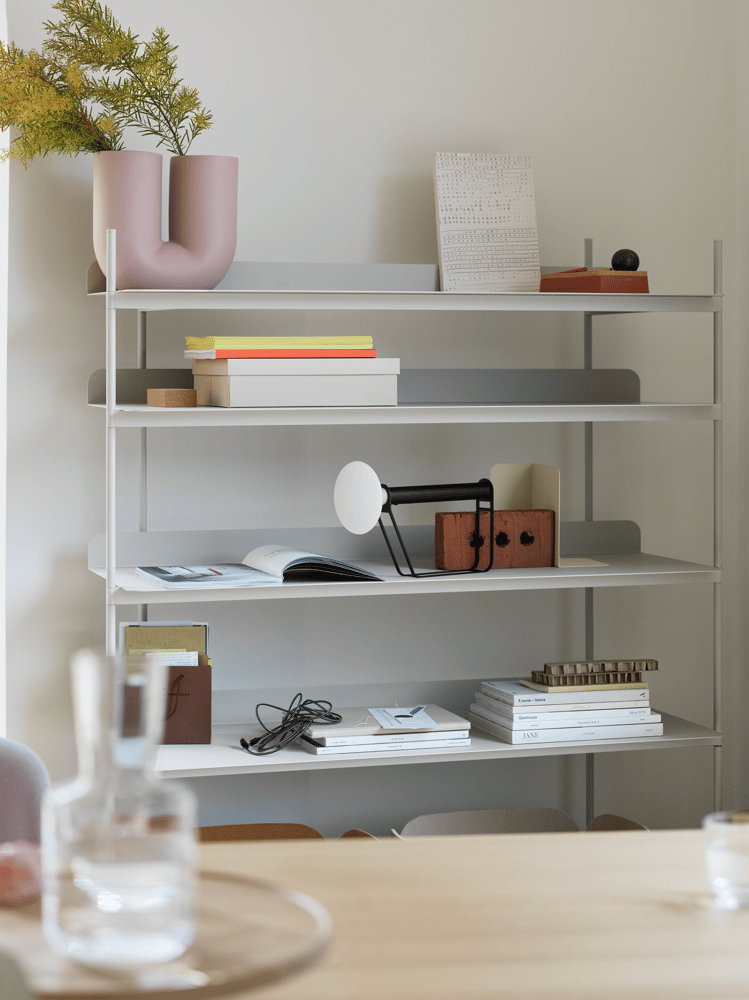 /cdn-cgi/image/width=1500,quality=85,format=auto/globalassets/content-media/images/plp/storage/bookcases/compile-config-3-grey-kink-dusty-lilac-piton-portable-lamp-black-arrange-copper-brown-org.png