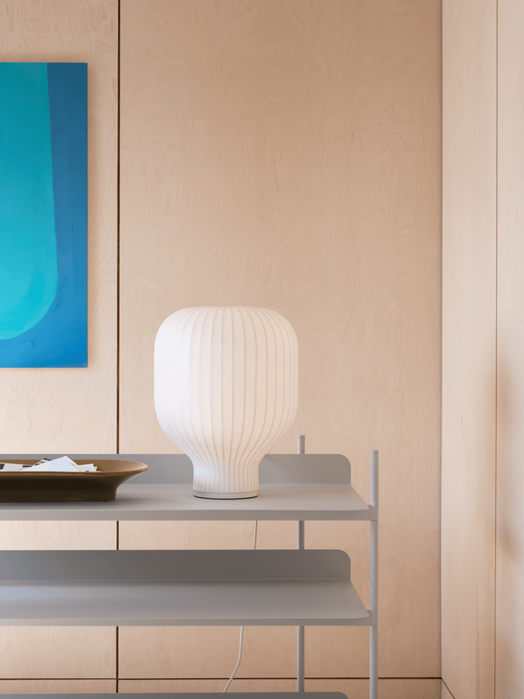 /cdn-cgi/image/width=1500,quality=85,format=auto/globalassets/content-media/images/plp/storage/bookcases/strand-table-lamp-compile-config-2-grey-mere-bowl-brown-green-muuto-org.png
