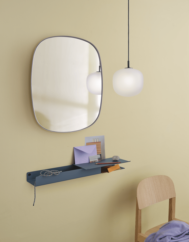 /cdn-cgi/image/width=1500,quality=85,format=auto/globalassets/content-media/images/plp/storage/hallway-storage/folded-shelves-platform-blue-grey-rime-12-black-framed-mirror-small-workshop-chair-muuto-org.png