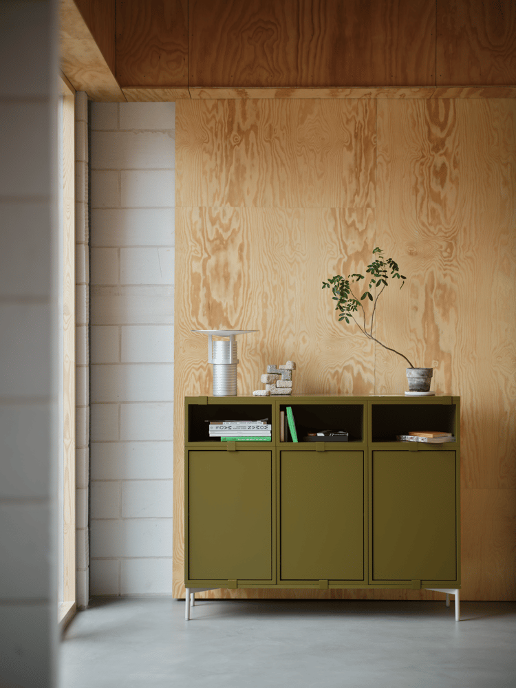 /cdn-cgi/image/width=1500,quality=85,format=auto/globalassets/content-media/images/plp/storage/sideboards/stacked-sideboard-3-brown-green-set-table-lamp-muuto-org.png