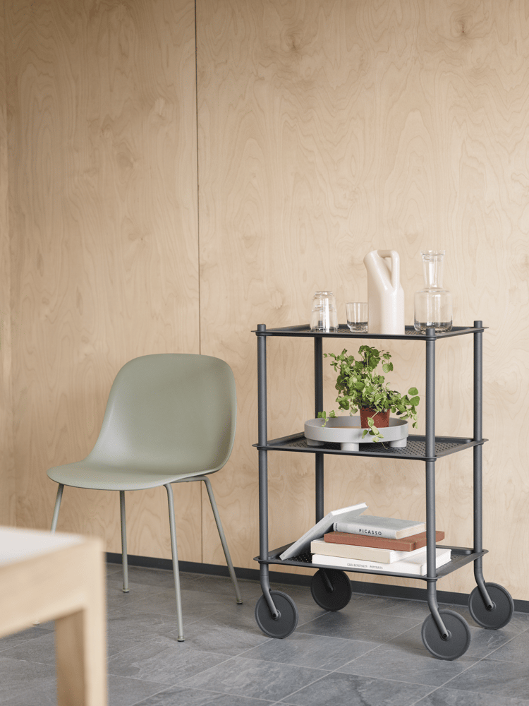 /cdn-cgi/image/width=1500,quality=85,format=auto/globalassets/content-media/images/plp/storage/small-storage/fiber-side-chair-tube-dusty-green-flow-trolley-3-layer-blue-grey-tub-jub-raise-carafe-glasses-platform-tray-muuto-org.png