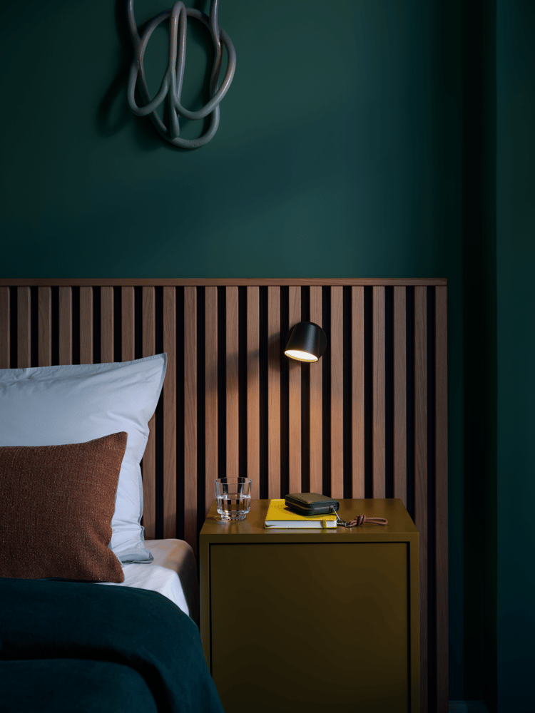 /cdn-cgi/image/width=1500,quality=85,format=auto/globalassets/content-media/images/plp/storage/small-storage/stacked-medium-w-door-brown-green-tip-wall-black-mingle-copper-brown-light-blue-raise-muuto-org.png