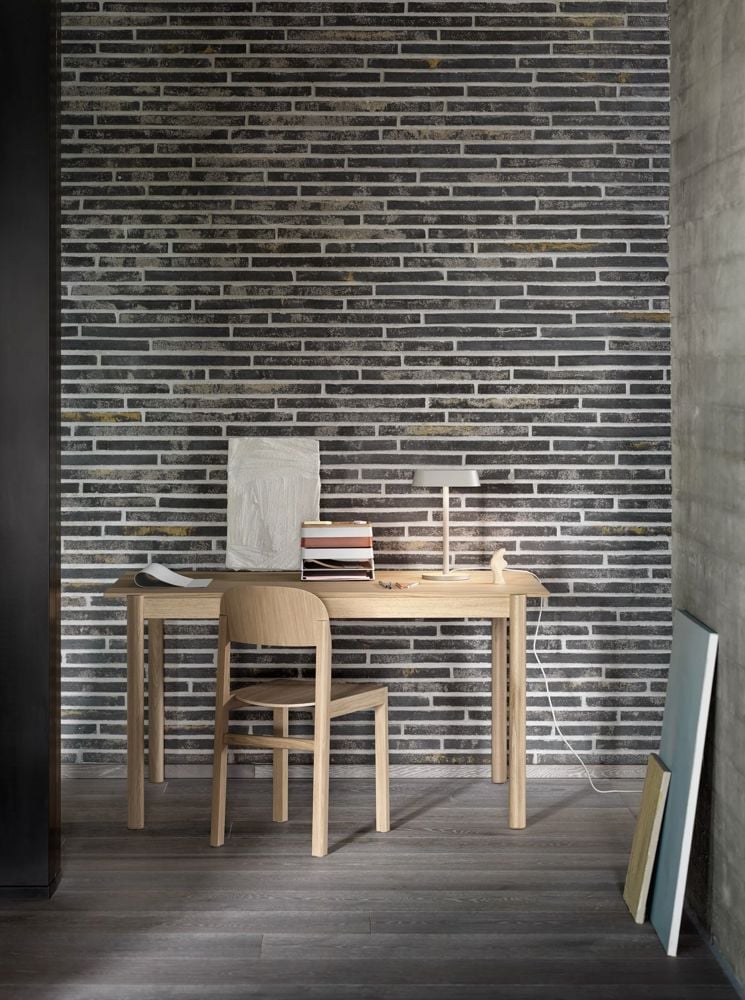 linear-wood-table-140-workshop-chair-linear-table-lamp-grey-arrange-grey-terracotta-muuto-org