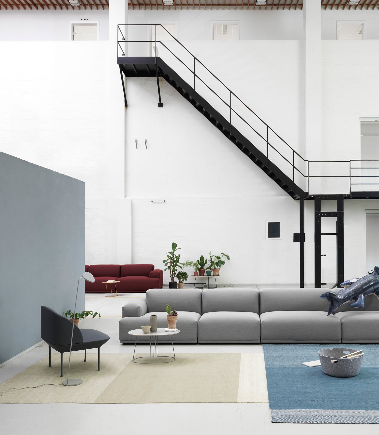 /cdn-cgi/image/width=1500,quality=85,format=auto/globalassets/content-media/images/products/shop-by-family/connect-modular-sofa/connect_varjo_airy_restore-round_oslo_leaf_med-res.jpg