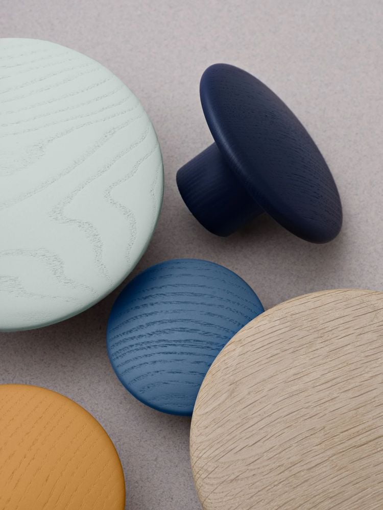 dots-concept-wood-sage-green-midnight-blue-pale-blue-burnt-orange-oak-muuto-3750x5000