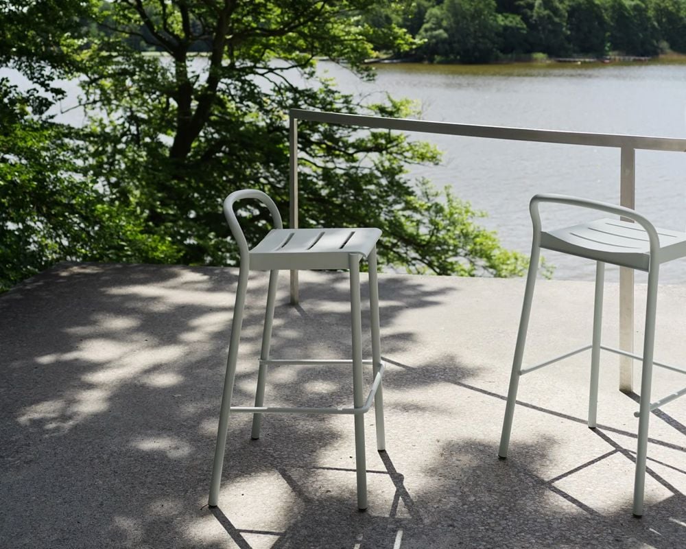 linear-steel-bar-stool-grey-h75-muuto-org