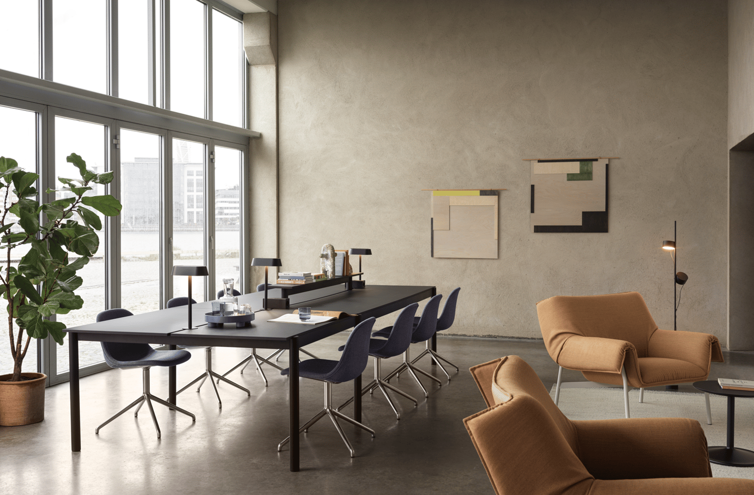 /cdn-cgi/image/width=1500,quality=85,format=auto/globalassets/content-media/images/products/shop-by-family/linear-system/linear-system-config-1-black-black-fiber-side-swivel-alu-sabi-631-wrap-lounge-chair-fiord-451-grey-soft-side-o41-black-ply-off-white-post-floor-muuto-org.png