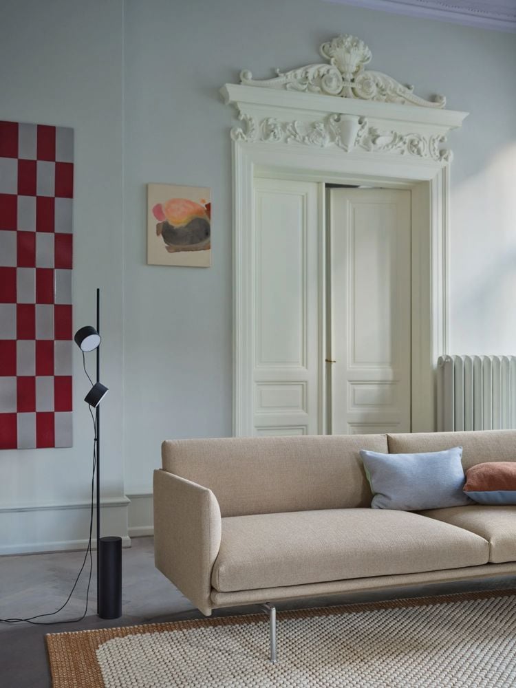 outline-3-seater-ecriture-240-alu-pebble-rug-burnt-orange-mingle-light-blue-mint-copper-brown-light-blue-post-floor-muuto-org