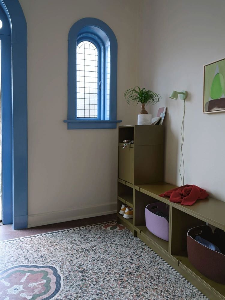 /cdn-cgi/image/width=1500,quality=85,format=auto/globalassets/content-media/images/products/shop-by-family/stacked-storage-system/slider/stacked-hallway-1-brown-green-tip-wall-light-green-restore-basket-dusty-lilac-dark-brown-muuto-org.jpg