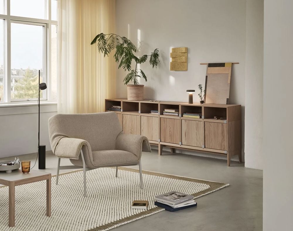 wrap-lounge-chair-ecriture-240-grey-workshop-coffee-table-warm-grey-linoleum-pebble-rug-200x300-brown-green-post-raise-stacked-ease-taupe-muuto-org