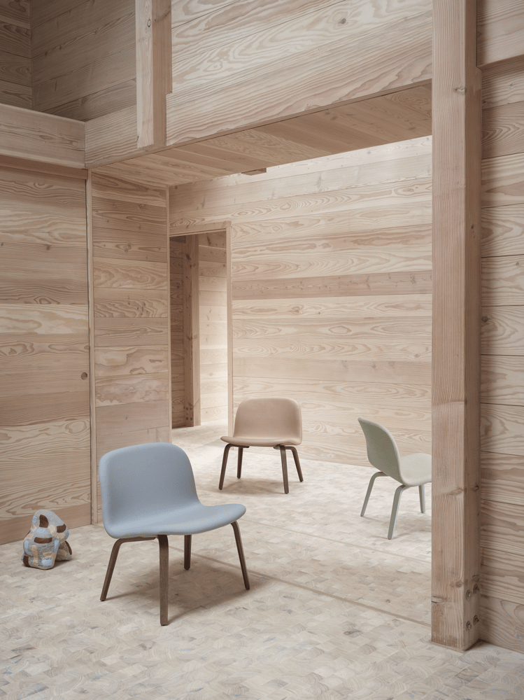 /cdn-cgi/image/width=1500,quality=85,format=auto/globalassets/content-media/images/products/shop-by-family/visu-chair-family/visu-lounge-steelcut-120-refine-leather-beige-stained-dark-brown-balder-912-dusty-green-muuto-org.png