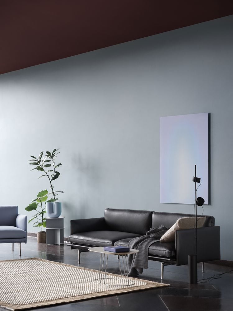 outline-3-seater-refine-leather-black-alu-chair-vidar-723-pebble-post-airy-muuto-org