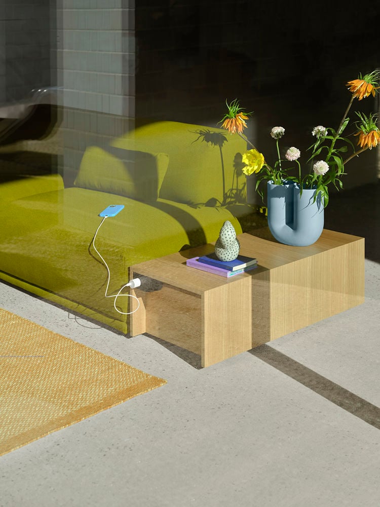 connect-table-46-92-oak-veneer-w-power-connect-vidar-956-kink-ply-low-res.jpg