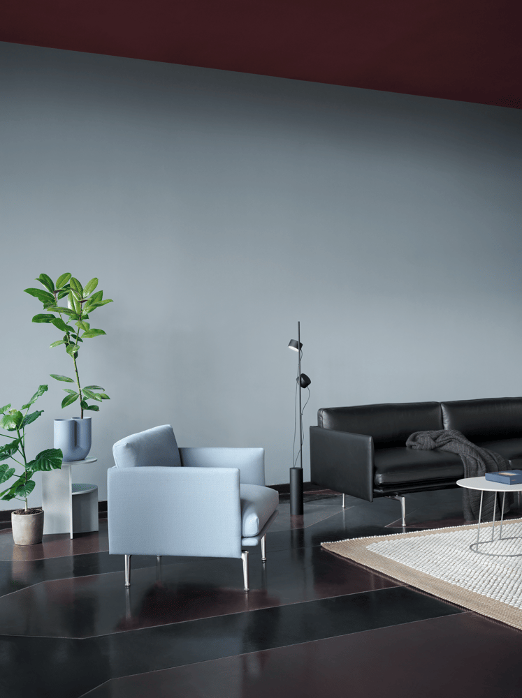 outline-chair-vidar-723-3-refine-leather-black-alu-post-lamp-halves-muuto-org.png