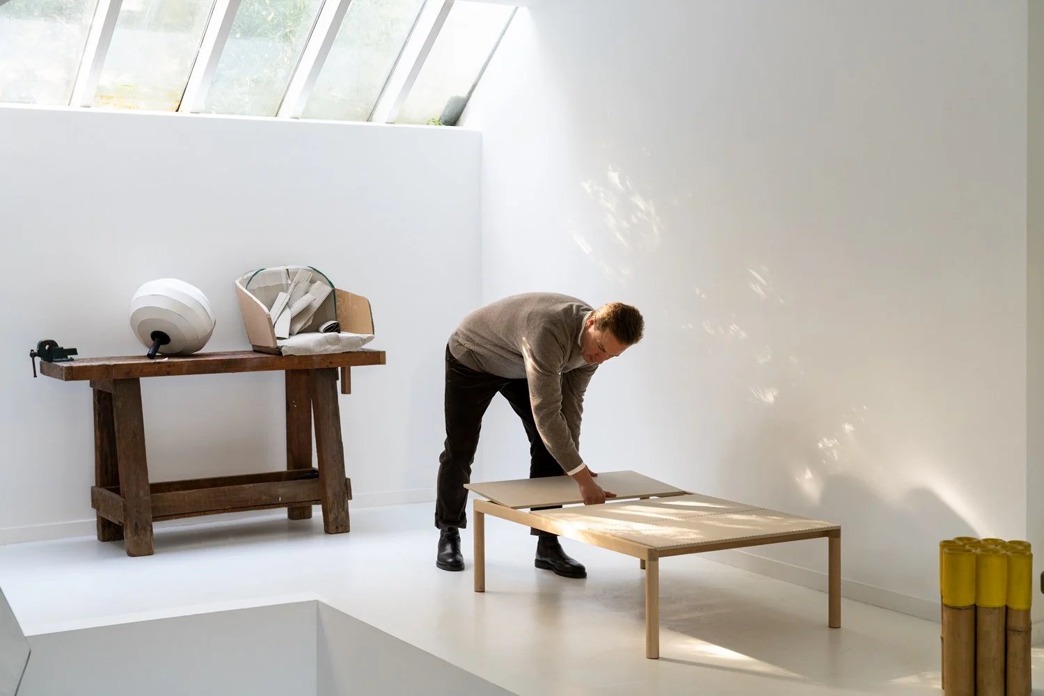 /cdn-cgi/image/width=1500,quality=85,format=auto/globalassets/content-media/images/stories/sylvain-willenz--couple-coffee-table/studio-visit-sylvain-willenz-hi-res-22.jpg