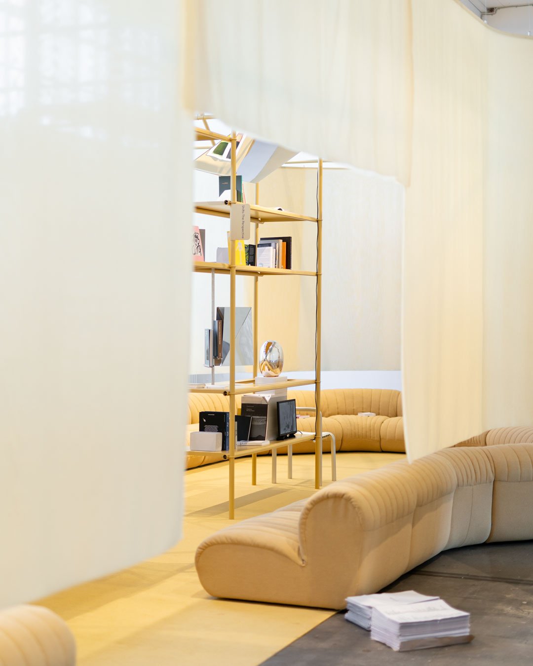/cdn-cgi/image/width=1500,quality=85,format=auto/globalassets/katja--nanna/3days-recap-story/images/muuto_library_some_4x5_17.jpg