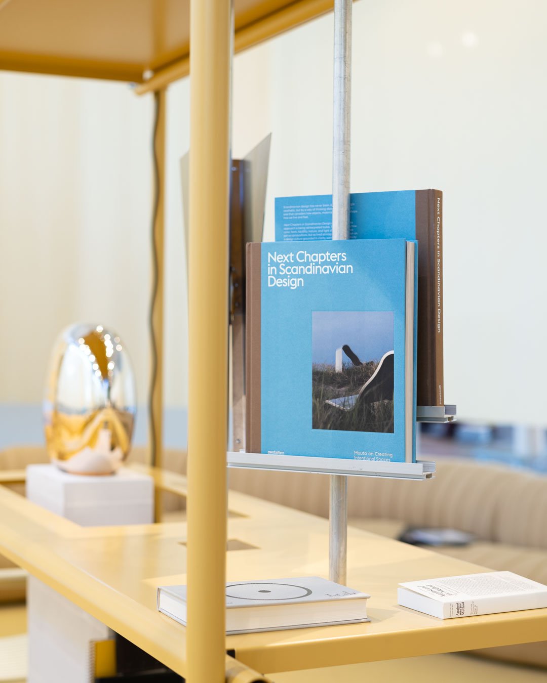 /cdn-cgi/image/width=1500,quality=85,format=auto/globalassets/katja--nanna/3days-recap-story/images/muuto_library_some_4x5_20.jpg