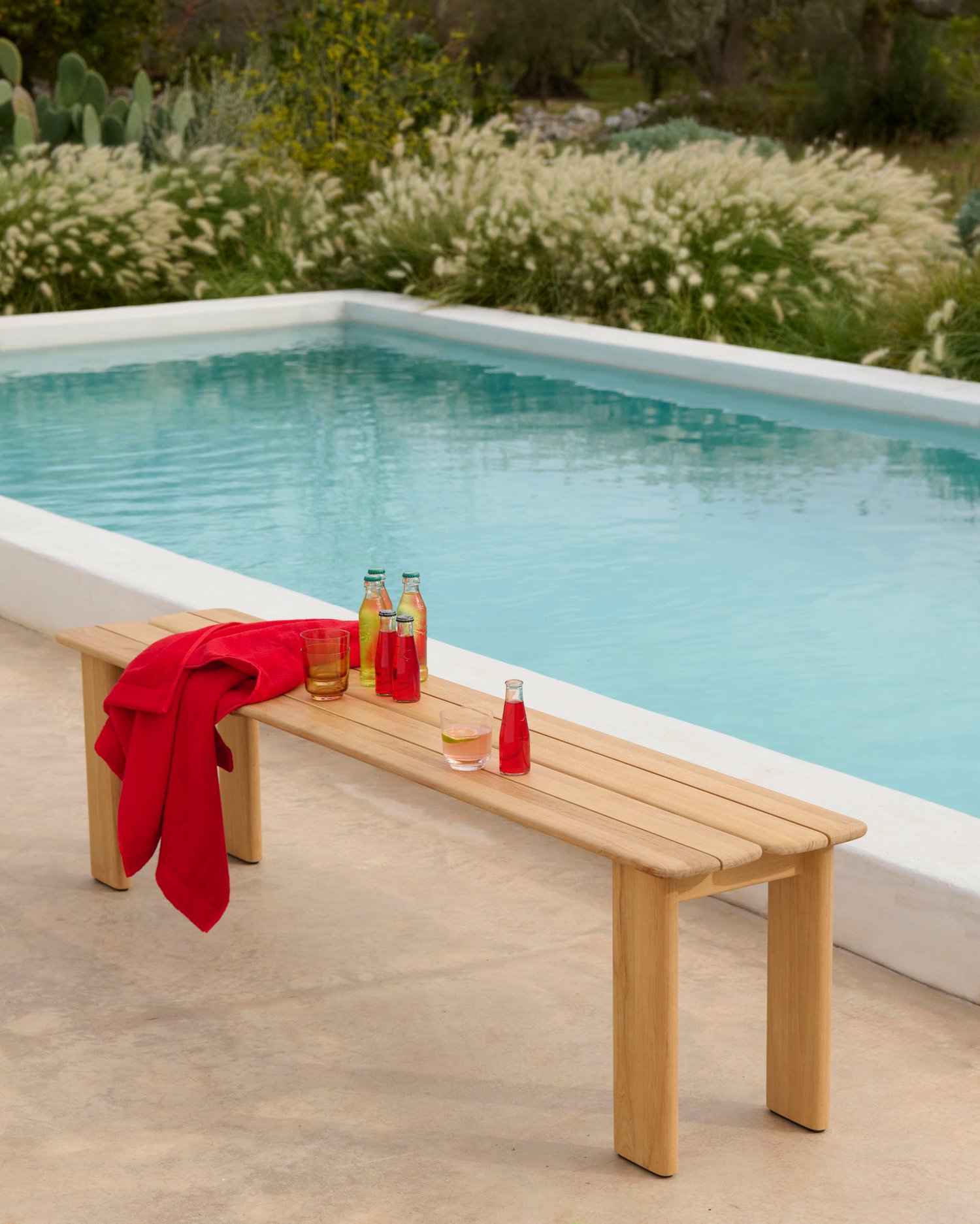 /cdn-cgi/image/width=1500,quality=85,format=auto/globalassets/katja--nanna/outdoor/assemble-bench-180-teak-raise-burnt-orange-clearlow-res.jpg