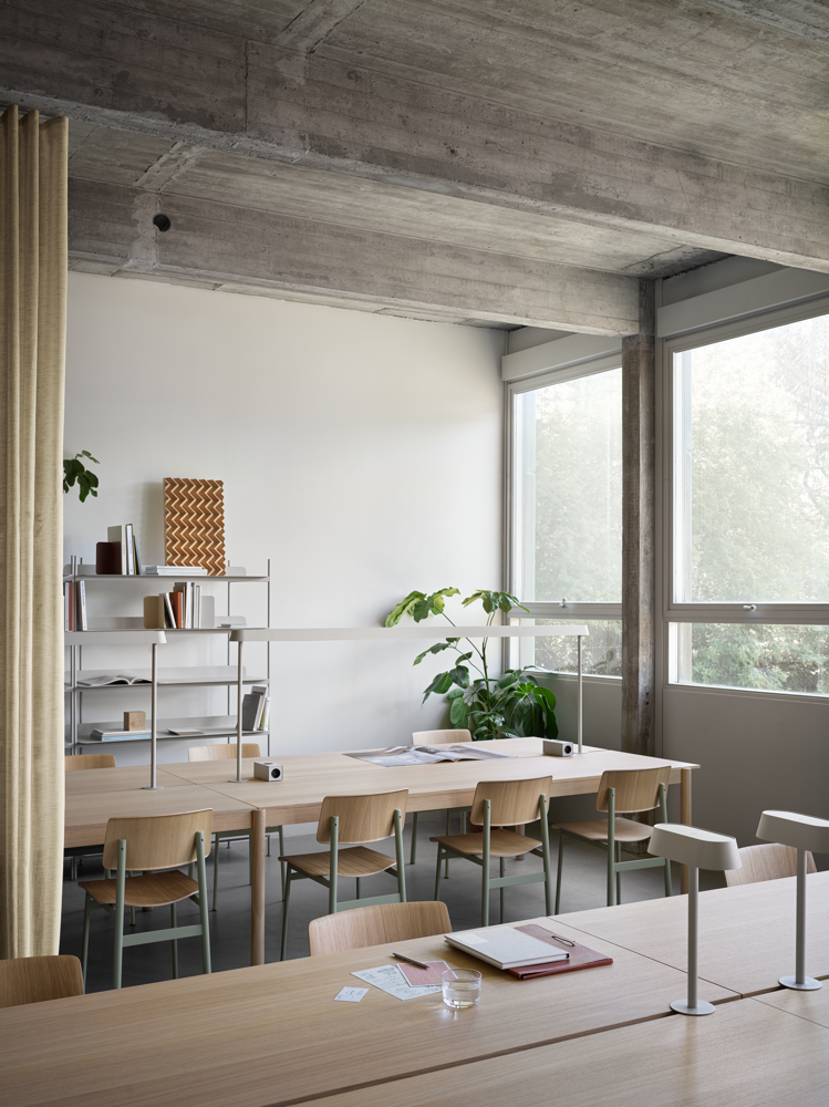 linear-system-modular-table-config-2-oak-loft-chair-dusty-green-linear-mounted-lamp-grey-compile-config-8-grey-v2-muuto-org