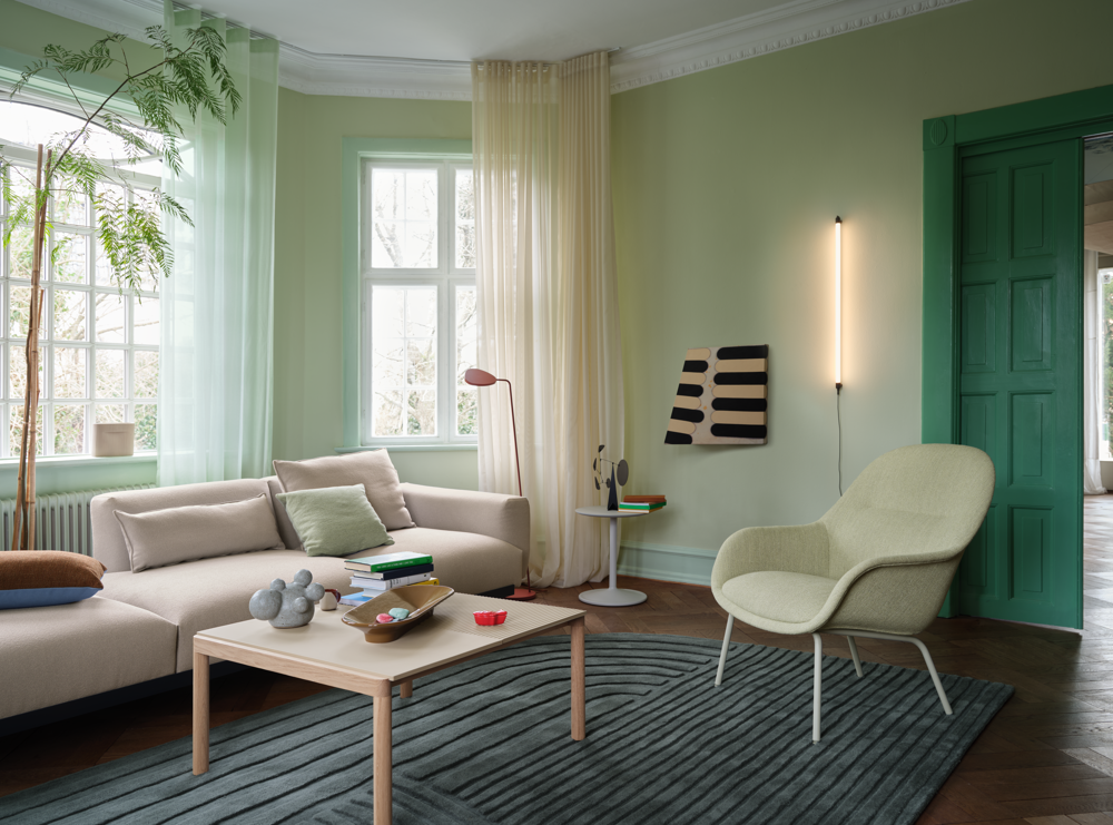 fiber-lounge-armchair-ecriture-910-grey-in-situ-3-seater-config-4-acca-121-fine-wall-90-couple-sand-relevo-dark-green-muuto-org