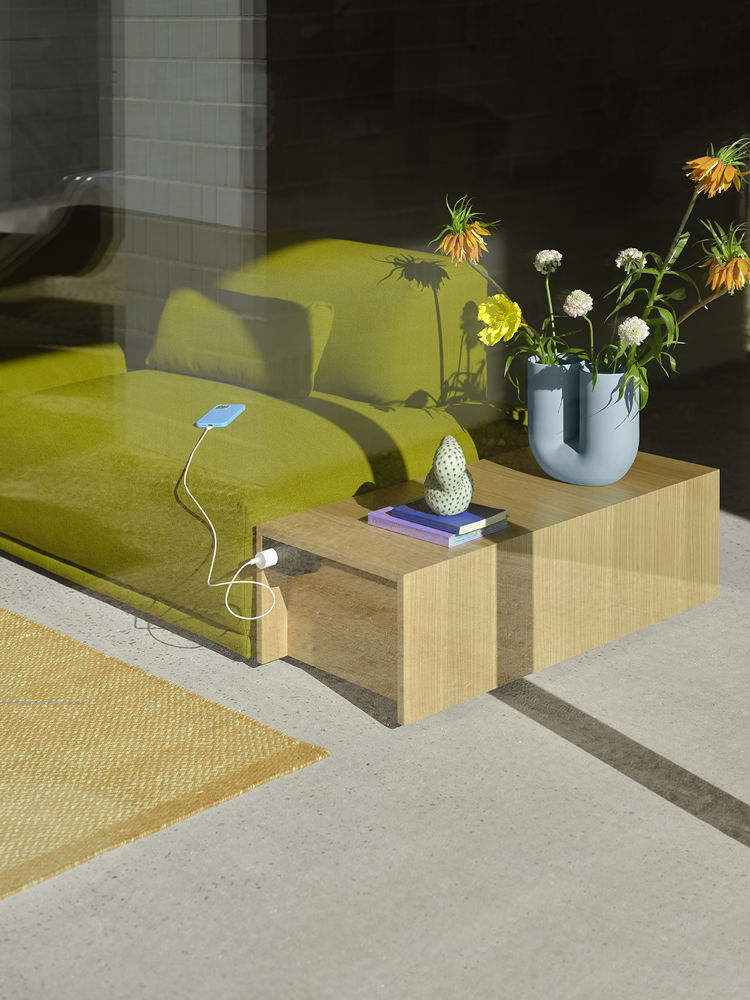 connect-table-46-92-oak-veneer-w-power-connect-vidar-956-kink-ply-low-res.jpg